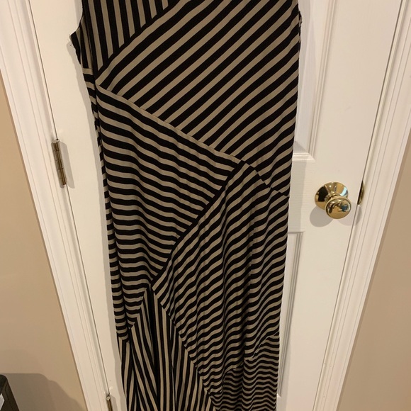 Comfortable black and tan striped maxi - Picture 3 of 4
